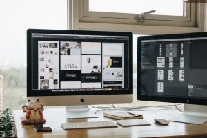 Không gian làm việc thiết kế web trên máy tính